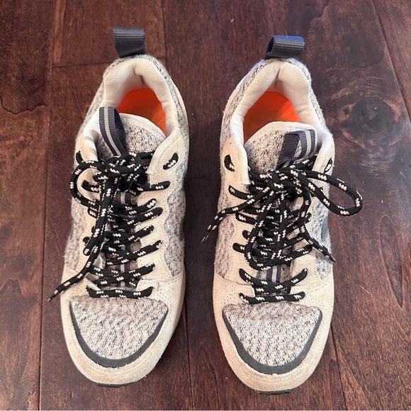 Women’s Veja Venturi - Picture 5 of 5